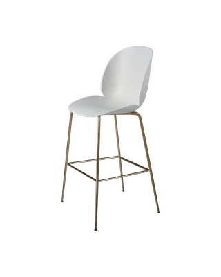 Beetle Bar Chair, Un-Upholstered van GUBI in Lunar Gray, Antique Brass, Conic base – productfoto 3 van 3