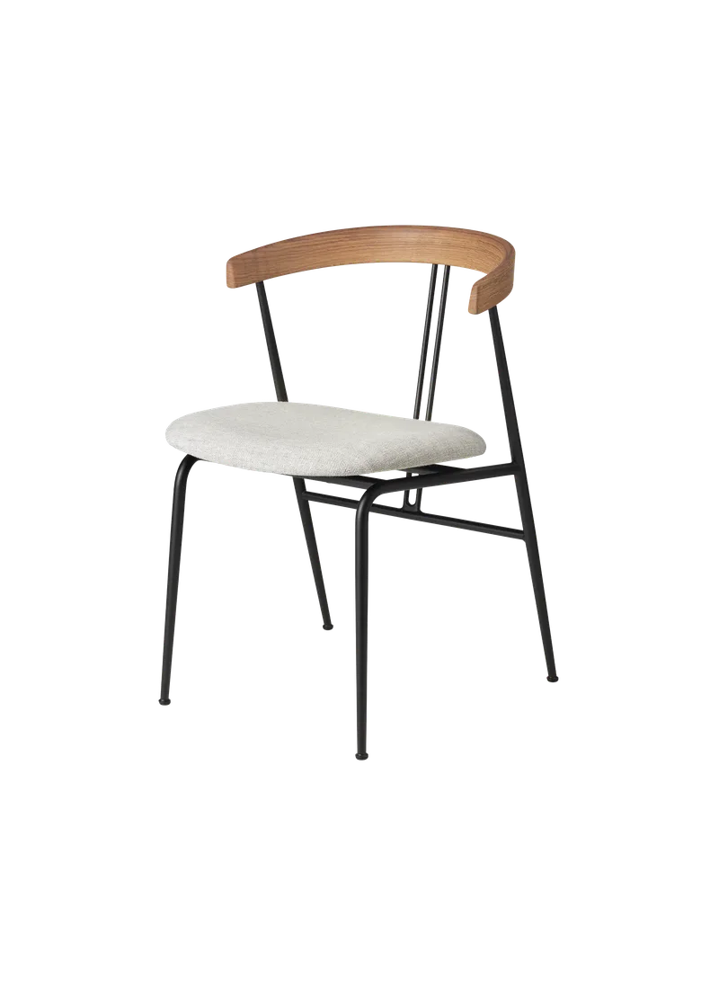 Violin Dining Chair, Seat Upholstered by GUBI in Svevo, Dedar (004), Oak – product photo