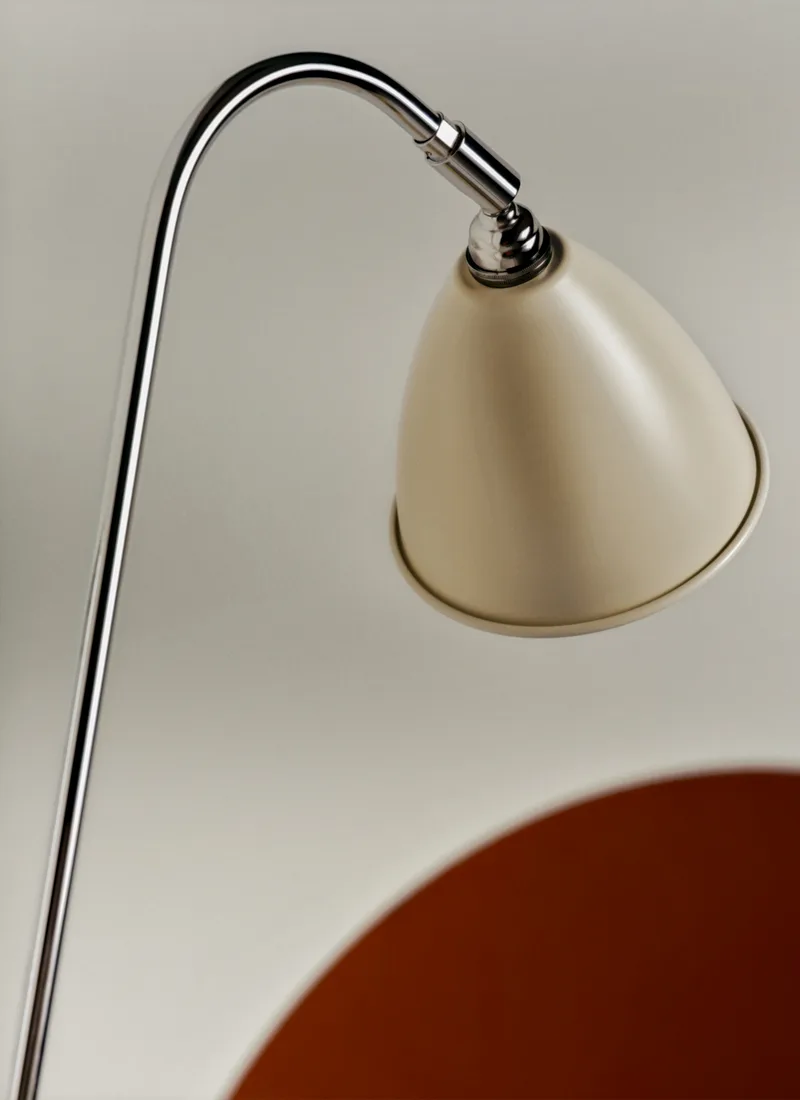 Bestlite BL5 Wall Lamp von GUBI in White Semi Matt, Chrome, EU – Ambientefoto 3 von 5