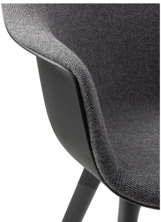 Bat Dining Chair, Front Upholstered de GUBI en Hallingdal 65, Kvadrat (173, Standard), Plastic base, Black – photo du produit 2 sur 5