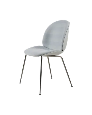 Beetle Dining Chair, Front Upholstered van GUBI in Kvadrat Sahco, Acca Stripe 0731, Black Chrome, Lunar Gray – productfoto 5 van 5