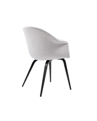 Bat Dining Chair, Fully Upholstered von GUBI in Light Bouclé, GUBI (001, Standard), Wood base, Black Stained Beech – Produktfoto 3 von 4