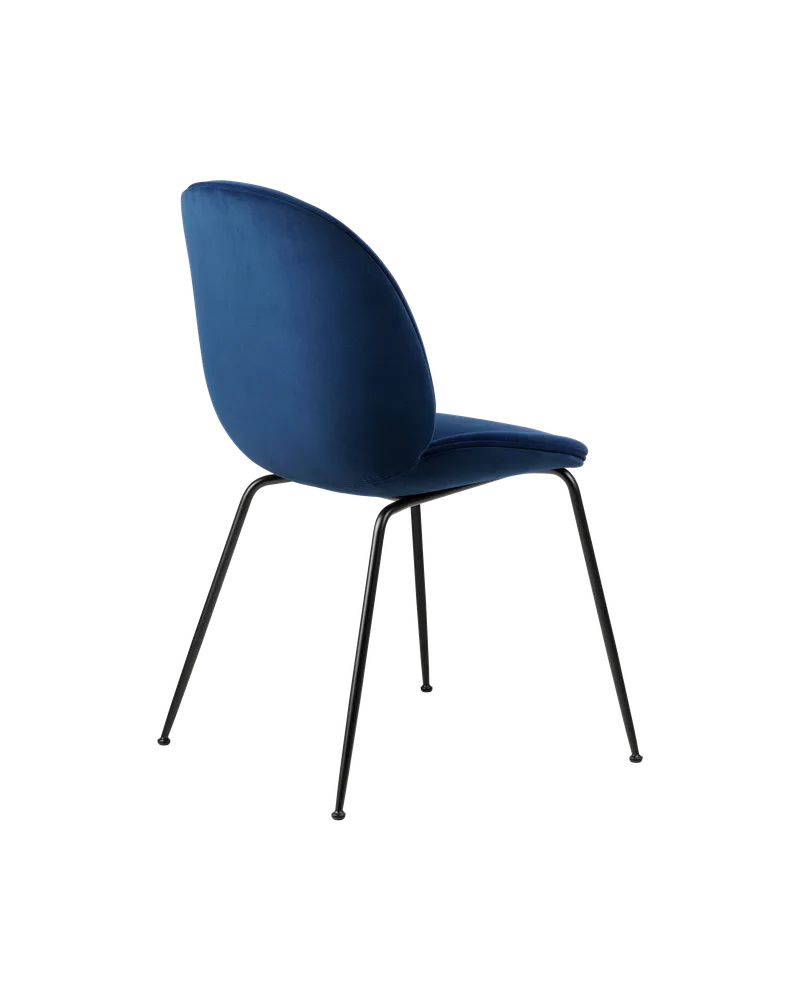 Beetle Dining Chair, Fully Upholstered von GUBI in Sunday, Dedar (003, Standard), Conic base, Matt Black – Produktfoto 3 von 5