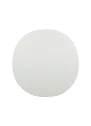 Carmel Bistro Lounge Table von GUBI in Clam White, Black Semi Matt, 75 × 75 cm – Produktfoto 3 von 4