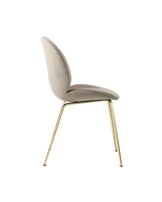 Beetle Dining Chair, Fully Upholstered von GUBI in Tempt, Gabriel (61168, Standard), Conic base, Brass Semi Matt – Produktfoto 2 von 5