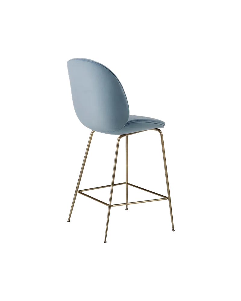 Beetle Counter Chair, Fully Upholstered de GUBI en Conic base, Antique Brass, Sunday, Dedar (002, Standard) – photo du produit 2 sur 4