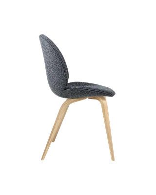 Beetle Dining Chair, Fully Upholstered von GUBI in Around Bouclé, Dedar (023, Standard), Wood base, Oak Semi Matt – Produktfoto 3 von 5