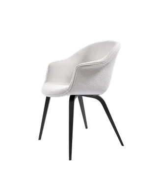Bat Dining Chair, Fully Upholstered von GUBI in Light Bouclé, GUBI (001, Standard), Wood base, Black Stained Beech – Produktfoto 4 von 4