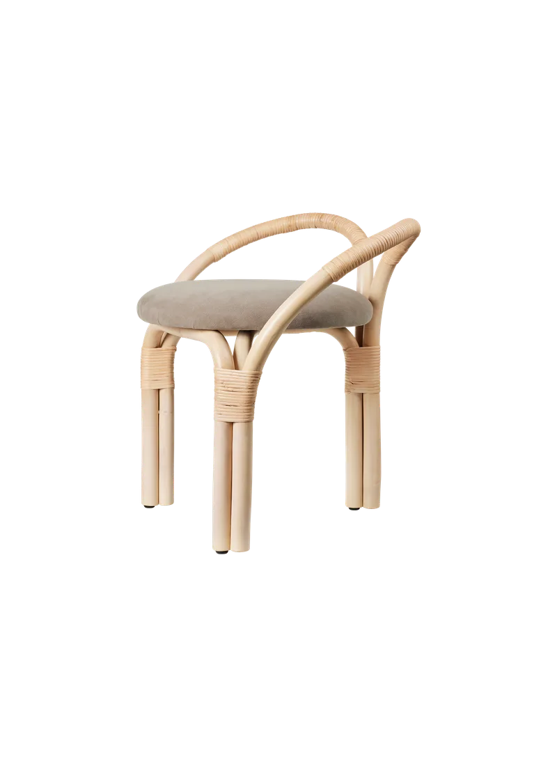 Bistra Stool de GUBI en Fustagno, GUBI (002, Standard), Natural Lacquered Rattan – photo du produit 3 sur 3