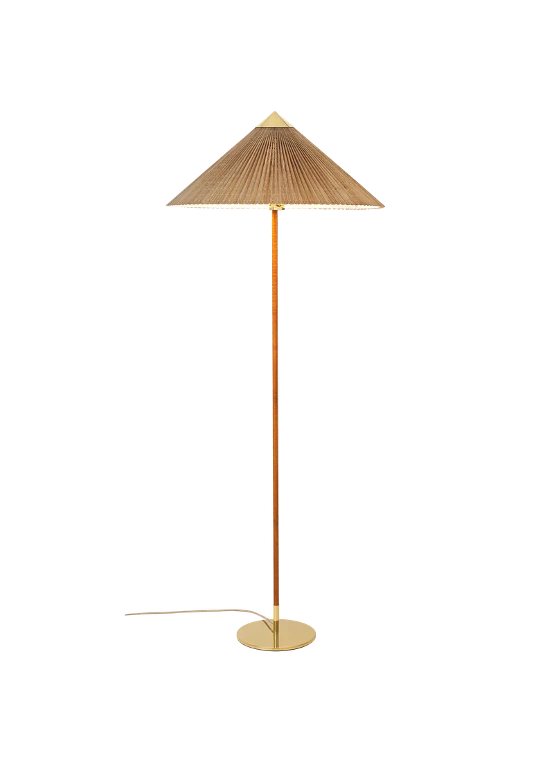 9602 Floor Lamp de GUBI en Bamboo, Brass, EU – photo du produit 1 sur 6