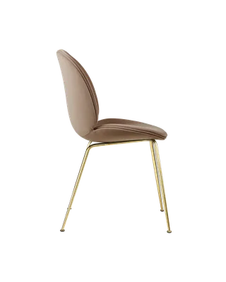 Beetle Dining Chair, Fully Upholstered von GUBI in Sunday, Dedar (034, Standard), Conic base, Brass Semi Matt – Produktfoto 3 von 5