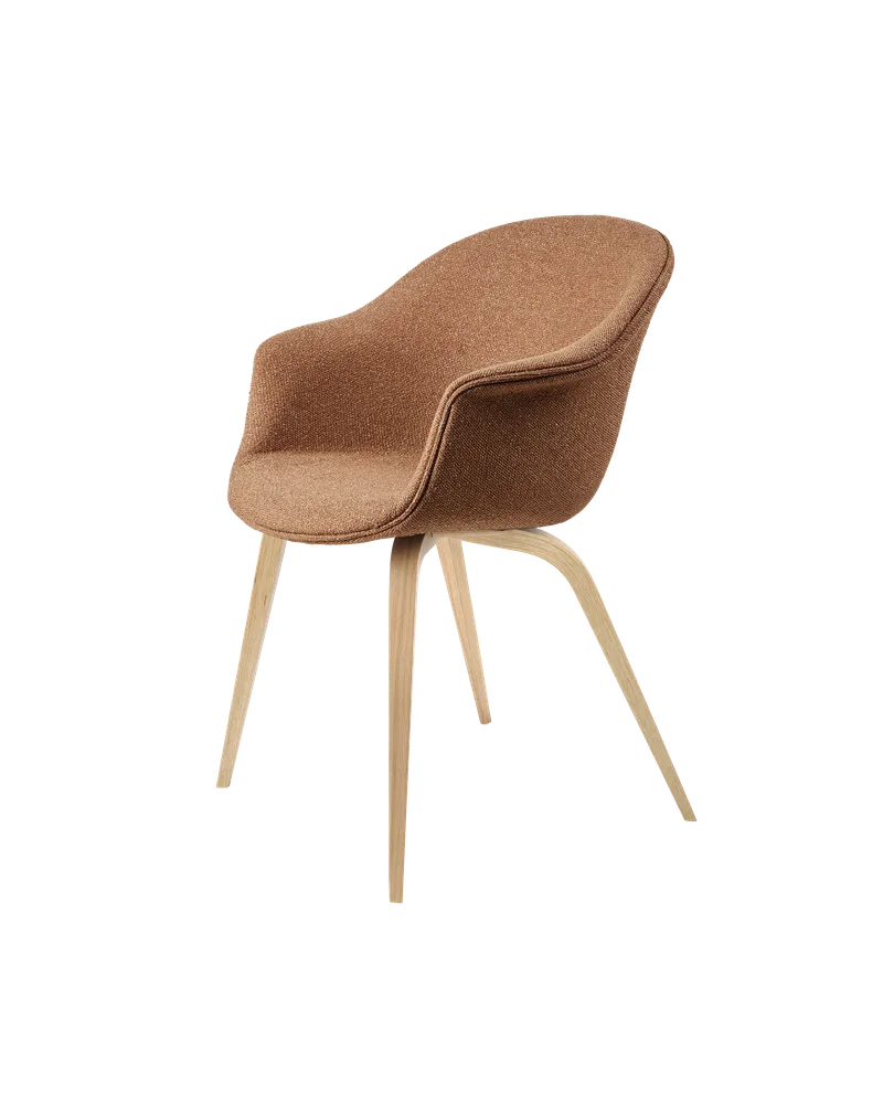 Bat Dining Chair, Fully Upholstered van GUBI in Around Bouclé, Dedar (032, Standard), Wood base, Oak Semi Matt – productfoto 1 van 4