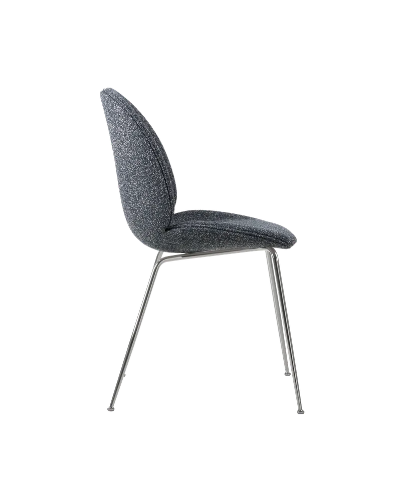 Beetle Dining Chair, Fully Upholstered von GUBI in Around Bouclé, Dedar (023, Standard), Conic base, Chrome – Produktfoto 1 von 5