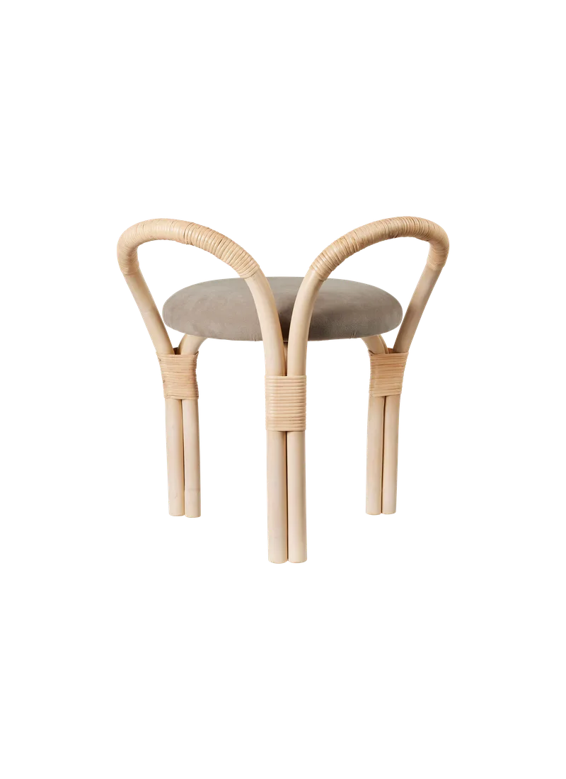 Bistra Stool de GUBI en Fustagno, GUBI (002, Standard), Natural Lacquered Rattan – photo du produit 2 sur 3