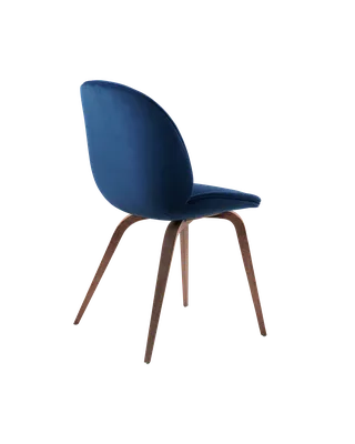 Beetle Dining Chair, Fully Upholstered von GUBI in Sunday, Dedar (003, Standard), Wood base, American Walnut – Produktfoto 3 von 5
