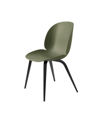 Beetle Dining Chair, Un-Upholstered van GUBI in Fern Green, Wood base, Black Stained Beech – productfoto 3 van 3