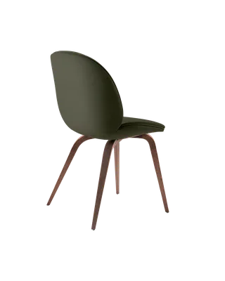 Beetle Dining Chair, Fully Upholstered von GUBI in Sunday, Dedar (018, Standard), Conic base, American Walnut – Produktfoto 4 von 5