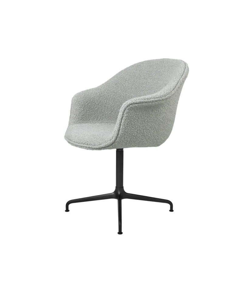 Bat Meeting Chair, Fully Upholstered de GUBI en Karakorum, Dedar (004, Standard), 4-star base, Matt Black – photo du produit 2 sur 2