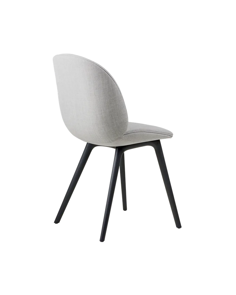Beetle Dining Chair, Fully Upholstered von GUBI in Remix 3, Kvadrat (123, Standard), Plastic base, Black – Produktfoto 3 von 5