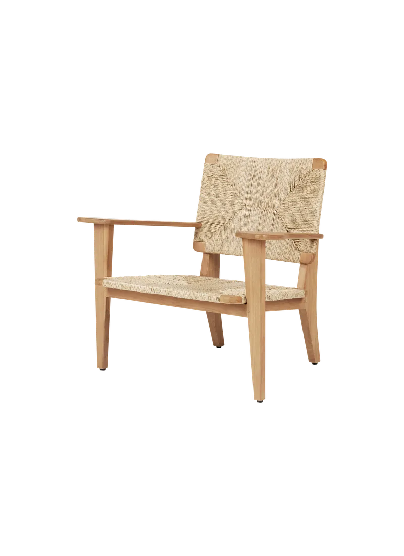 F-Chair Lounge Chair, Outdoor von GUBI in Natural teak, Wicker – Produktfoto