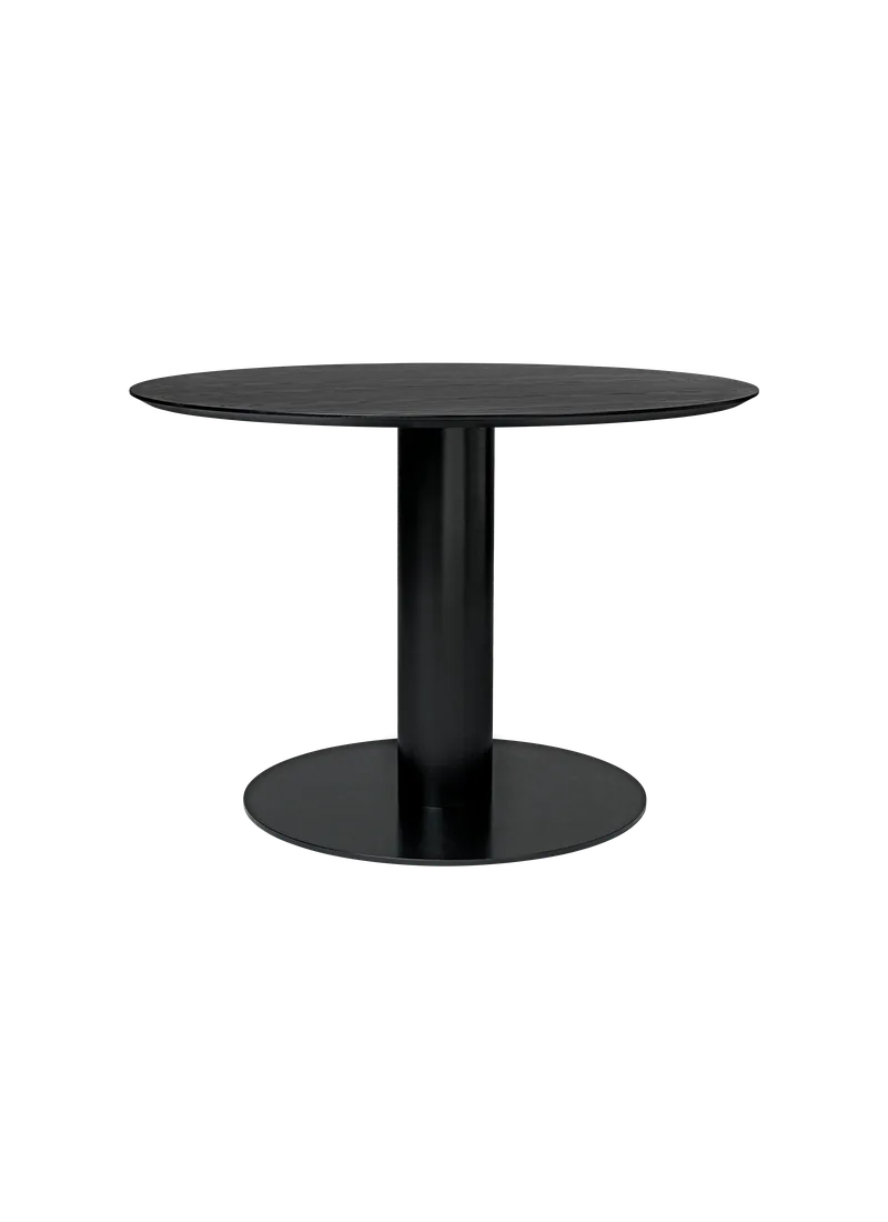 GUBI 2.0 Dining Table, Round von GUBI in Black Stained Ash Semi Matt Lacquered, Ø110 cm, Black base – Produktfoto