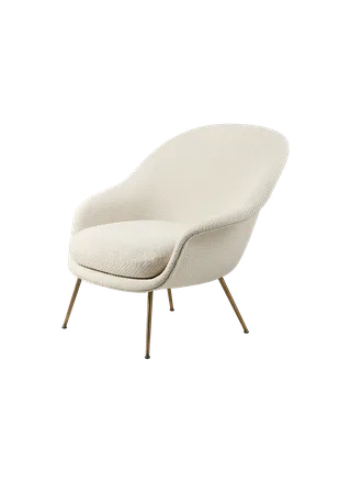 Bat Lounge Chair, Fully Upholstered van GUBI in Dora Boucle, Enzo Degli Angiuoni (0001, Standard), Antique Brass – productfoto 5 van 5