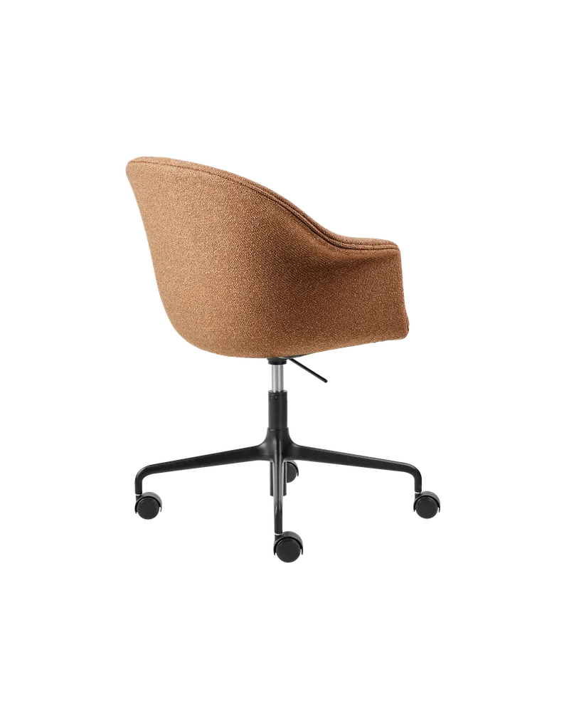 Bat Meeting Chair, Fully Upholstered de GUBI en Around Bouclé, Dedar (032, Standard), Height adjustable 4-star base w. castors, Matt Black – photo du produit 2 sur 4