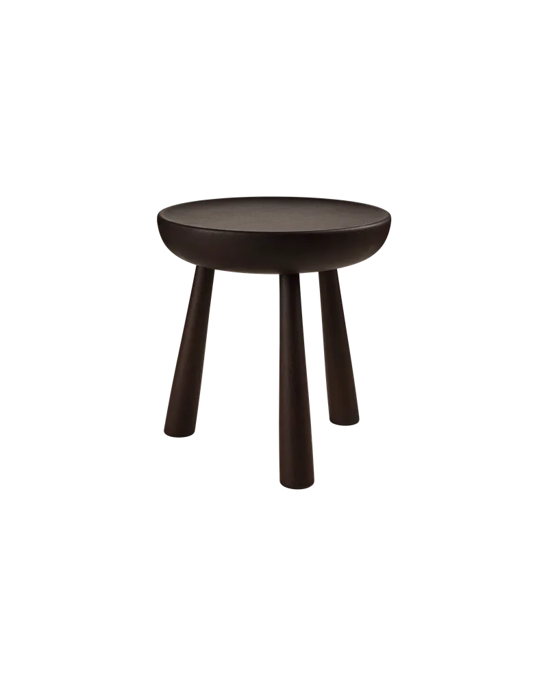 Totto Stool de GUBI en Lacquered Dark Stained Sapelli – photo du produit