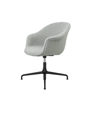 Bat Meeting Chair, Fully Upholstered de GUBI en Karakorum, Dedar (004, Standard), Height adjustable 4-star base, Matt Black – photo du produit 4 sur 4