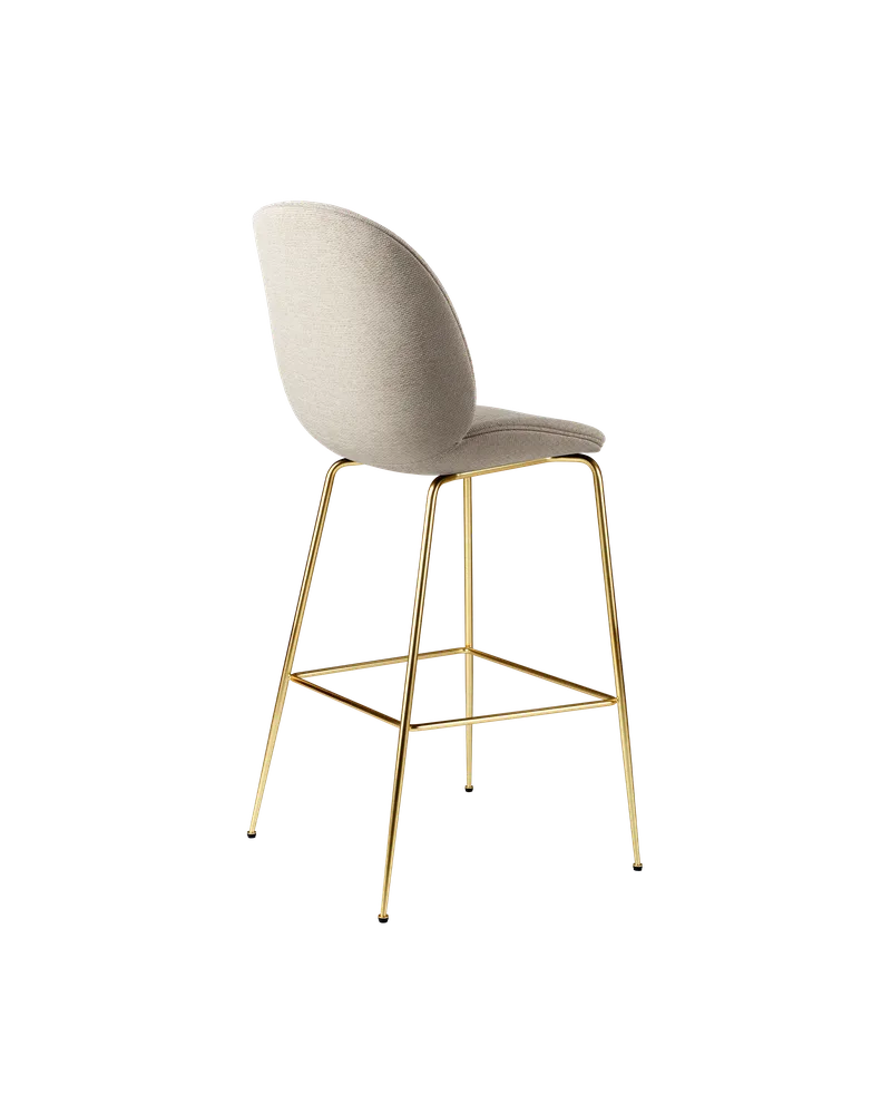 Beetle Bar Chair, Fully Upholstered van GUBI in Tempt, Gabriel (61168, Standard), Brass Semi Matt, Conic base – productfoto 2 van 4