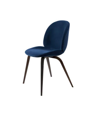 Beetle Dining Chair, Fully Upholstered von GUBI in Sunday, Dedar (003, Standard), Wood base, Smoked Oak – Produktfoto 5 von 5