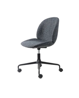 Beetle Meeting Chair, Fully Upholstered van GUBI in Around Bouclé, Dedar (023, Standard), Height adjustable 4-star base w. castors, Matt Black – productfoto 5 van 5