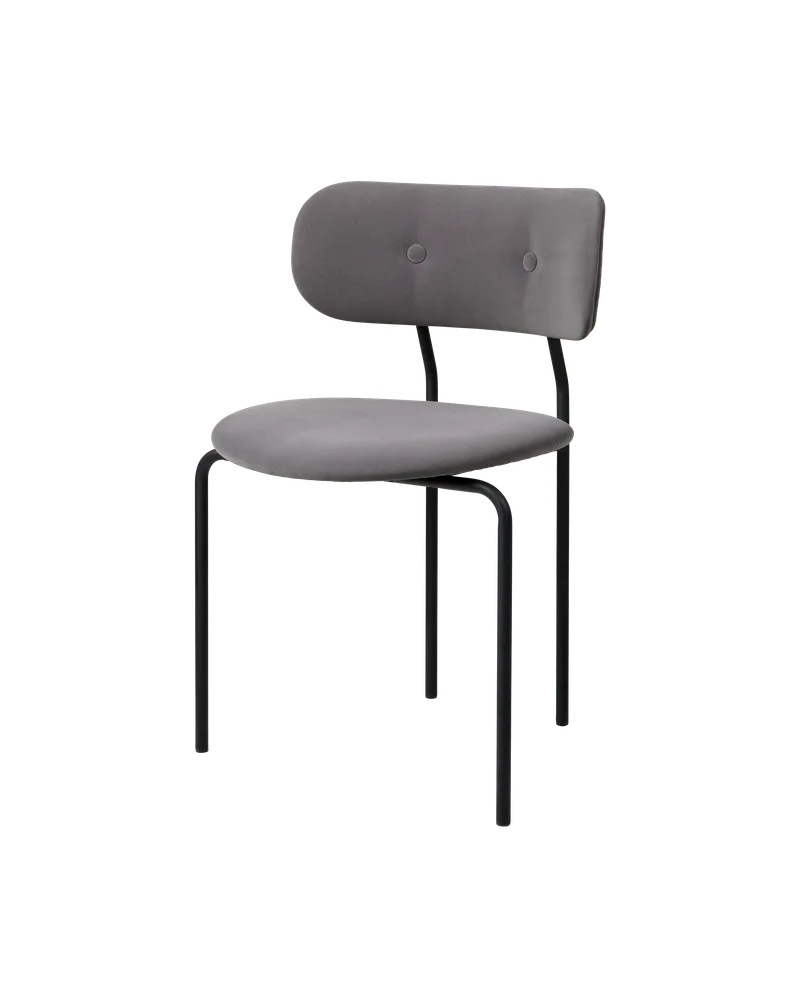 Coco Dining Chair, Fully Upholstered van GUBI in Sunday, Dedar (025, Standard), Black, Matt Black – productfoto
