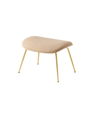 Beetle Ottoman van GUBI in Around Bouclé, Dedar (004, Standard), Brass Semi Matt – productfoto 3 van 3