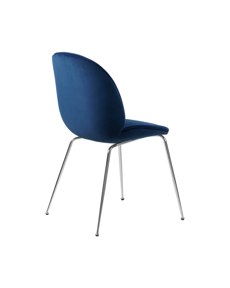 Beetle Dining Chair, Fully Upholstered von GUBI in Sunday, Dedar (003, Standard), Conic base, Chrome – Produktfoto 3 von 5