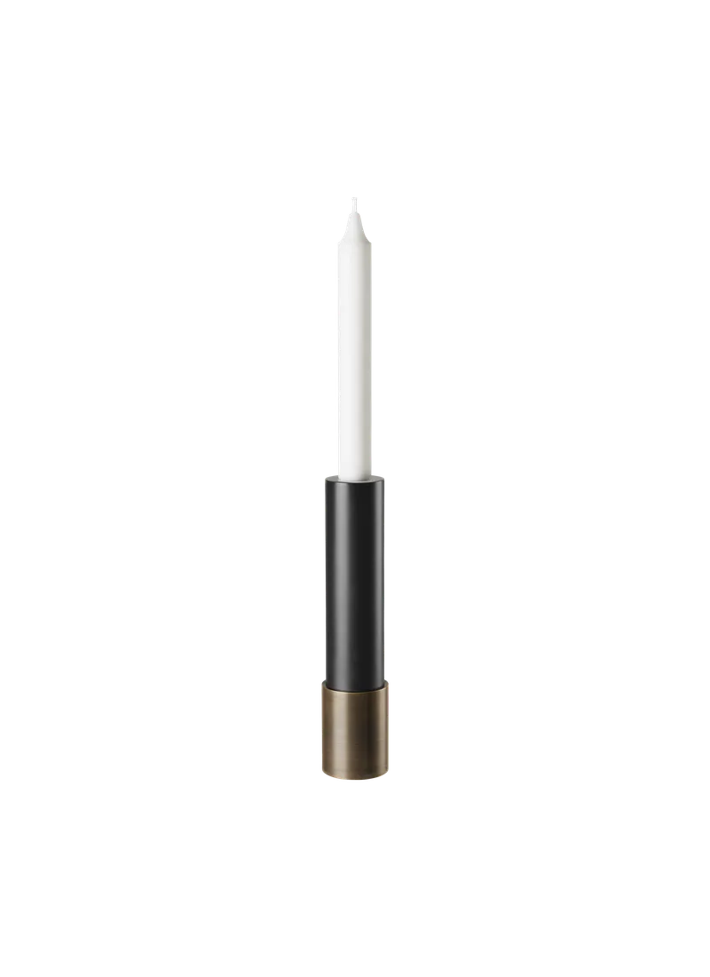 Candlestick van GUBI in H20 cm, Blackened Steel, Antique Brass – productfoto 1 van 2