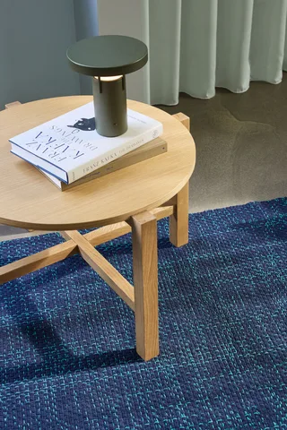 Flim Rug Blue van Hübsch – sfeerfoto 1 van 2