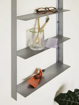 Acier Shelf Large Nickel von Hübsch – Produktfoto 4 von 5