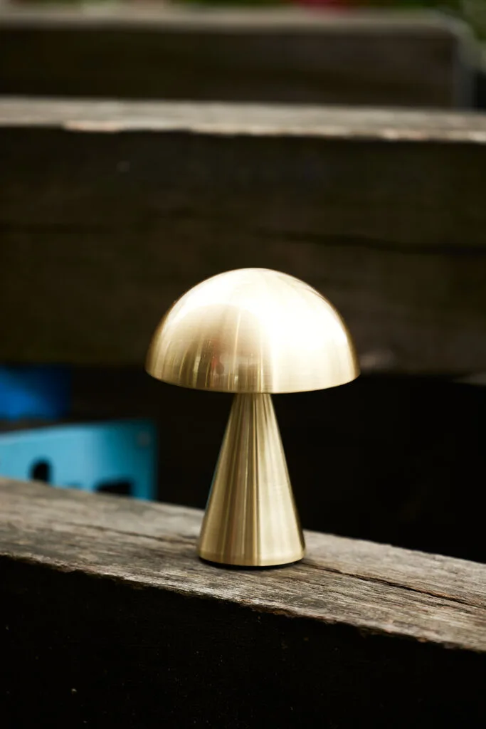 Mush Portable Lamp Brass de Hübsch – photo d’ambiance 2 sur 6