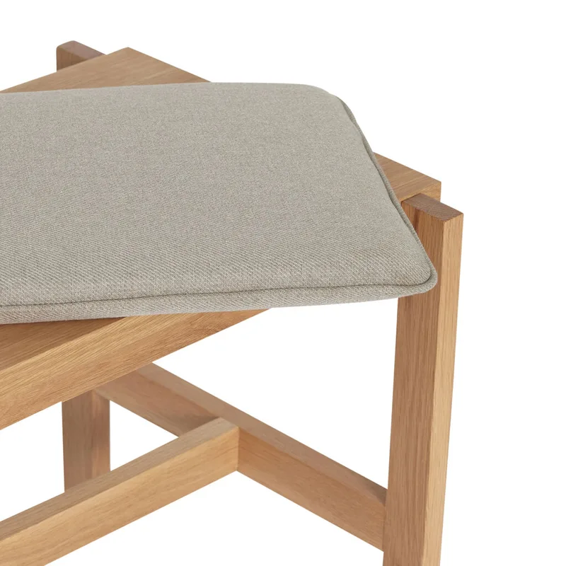 Epoch Bench Sand/Natural von Hübsch – Ambientefoto 1 von 3