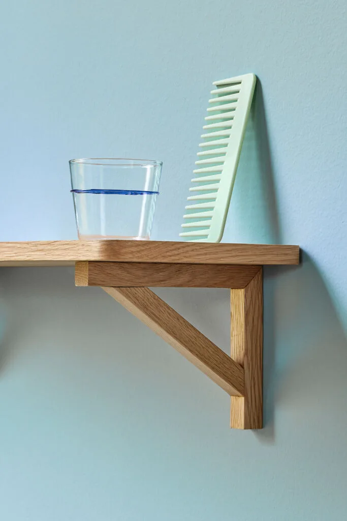 Orbit Drinking Glass Blue de Hübsch – photo d’ambiance 2 sur 5