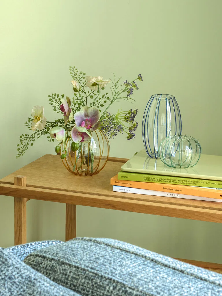 Orbit Vases Amber/Light green/Blue (set of 3) van Hübsch – sfeerfoto 2 van 6