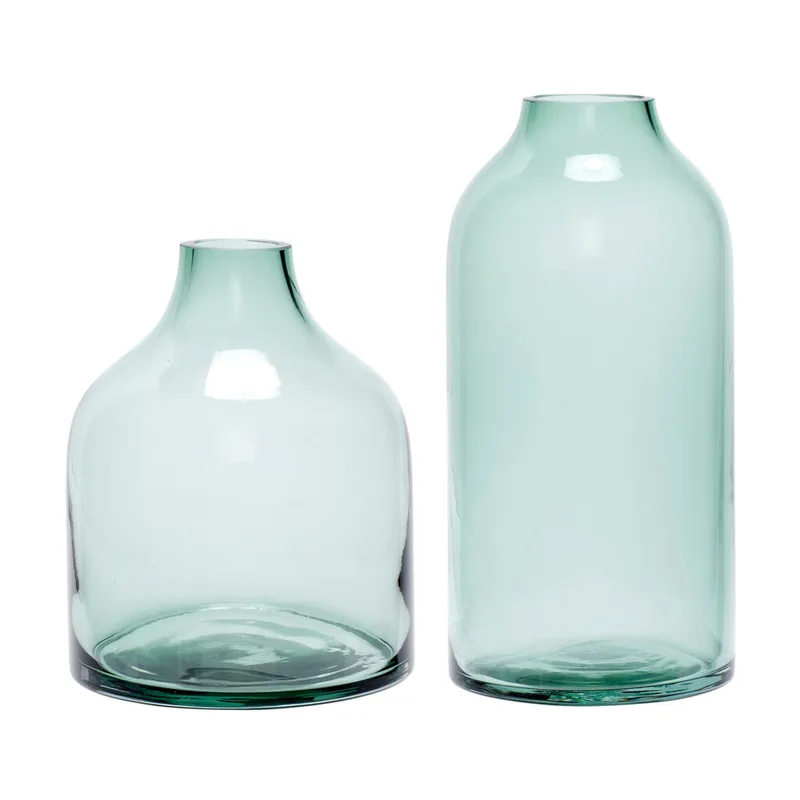 Modest Vases Green (set of 2) von Hübsch – Produktfoto