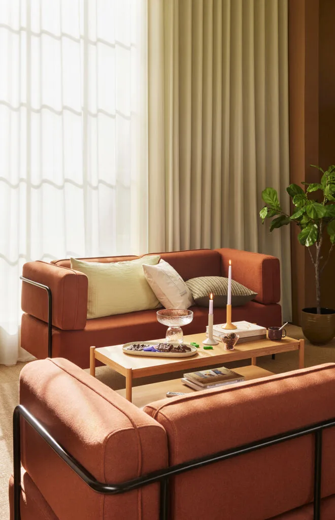 Block Sofa Maroon von Hübsch – Ambientefoto 1 von 3