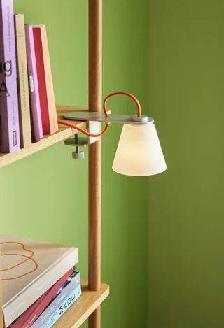 Lure Wall Lamp Metallic silver von Hübsch – Ambientefoto 1 von 3