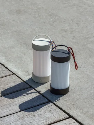 Camp Portable Lamp Black van Hübsch – productfoto 5 van 7