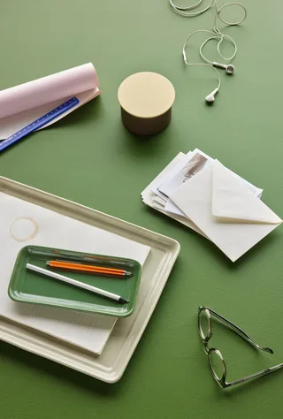 Amare Tray Sand/Green (set of 2) van Hübsch – sfeerfoto 5 van 7