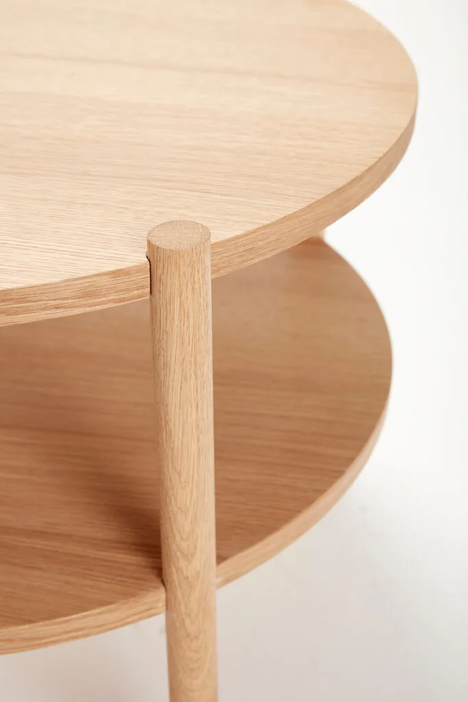 Acorn Coffee Table Round Natural von Hübsch – Ambientefoto 1 von 2