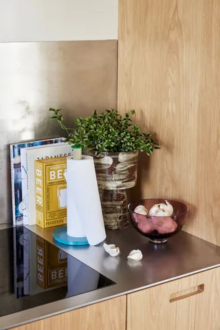 Plinth Pot Brown von Hübsch – Ambientefoto 1 von 2