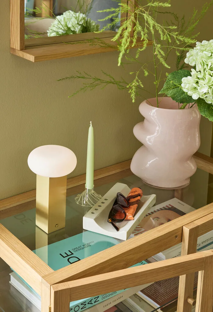Low Portable Lamp Brass de Hübsch – photo d’ambiance 1 sur 3